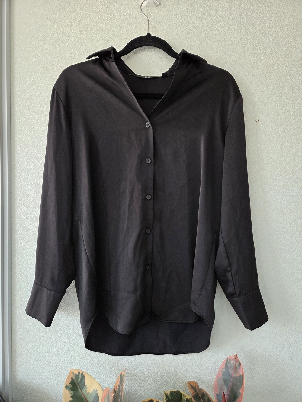 Uniqlo Black Minimalist Button-Front Shirt